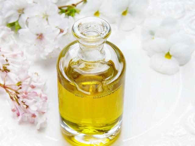 Plante medicinale adaptate și extracte diluate pentru calmarea tenului