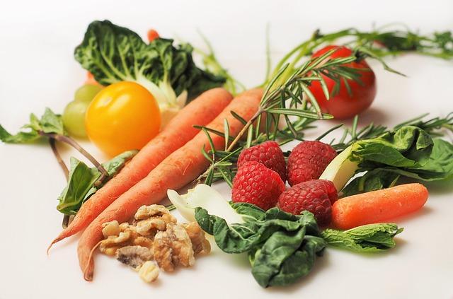 Alimentație echilibrată și hidratare adecvată pentru steatoza hepatică